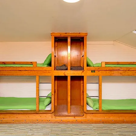 Yha Hostel *